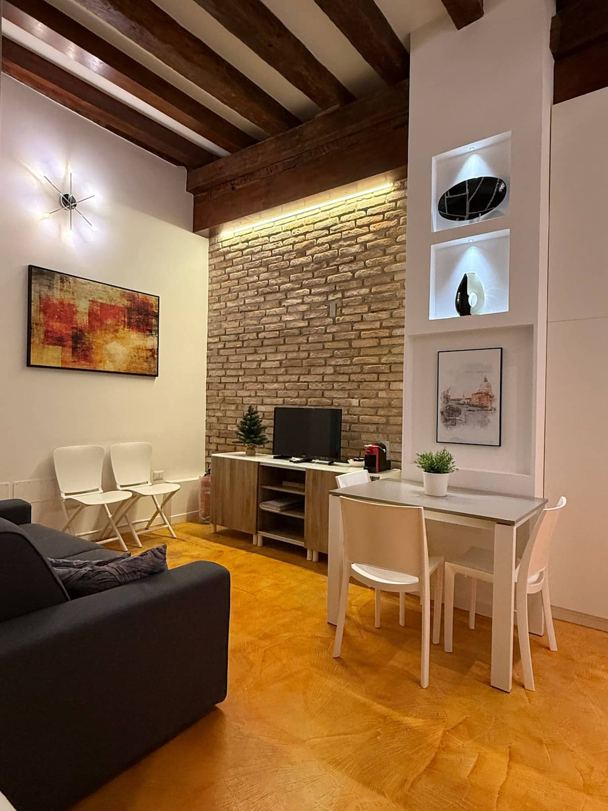 Cà Vittoria, apartment in Castello, Venice