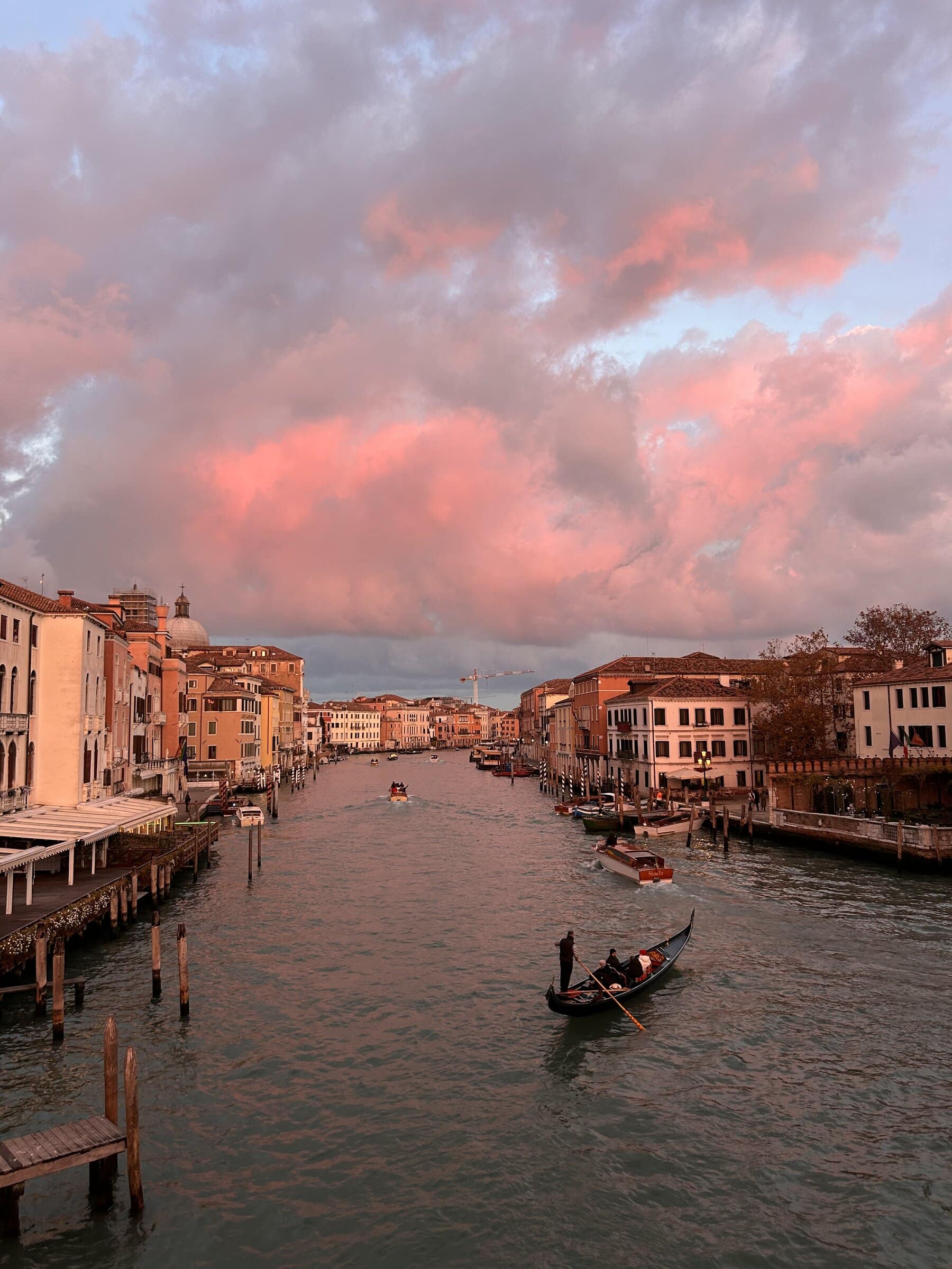 A curated collection of private homes in central Venice, hosted directly since 2014.
