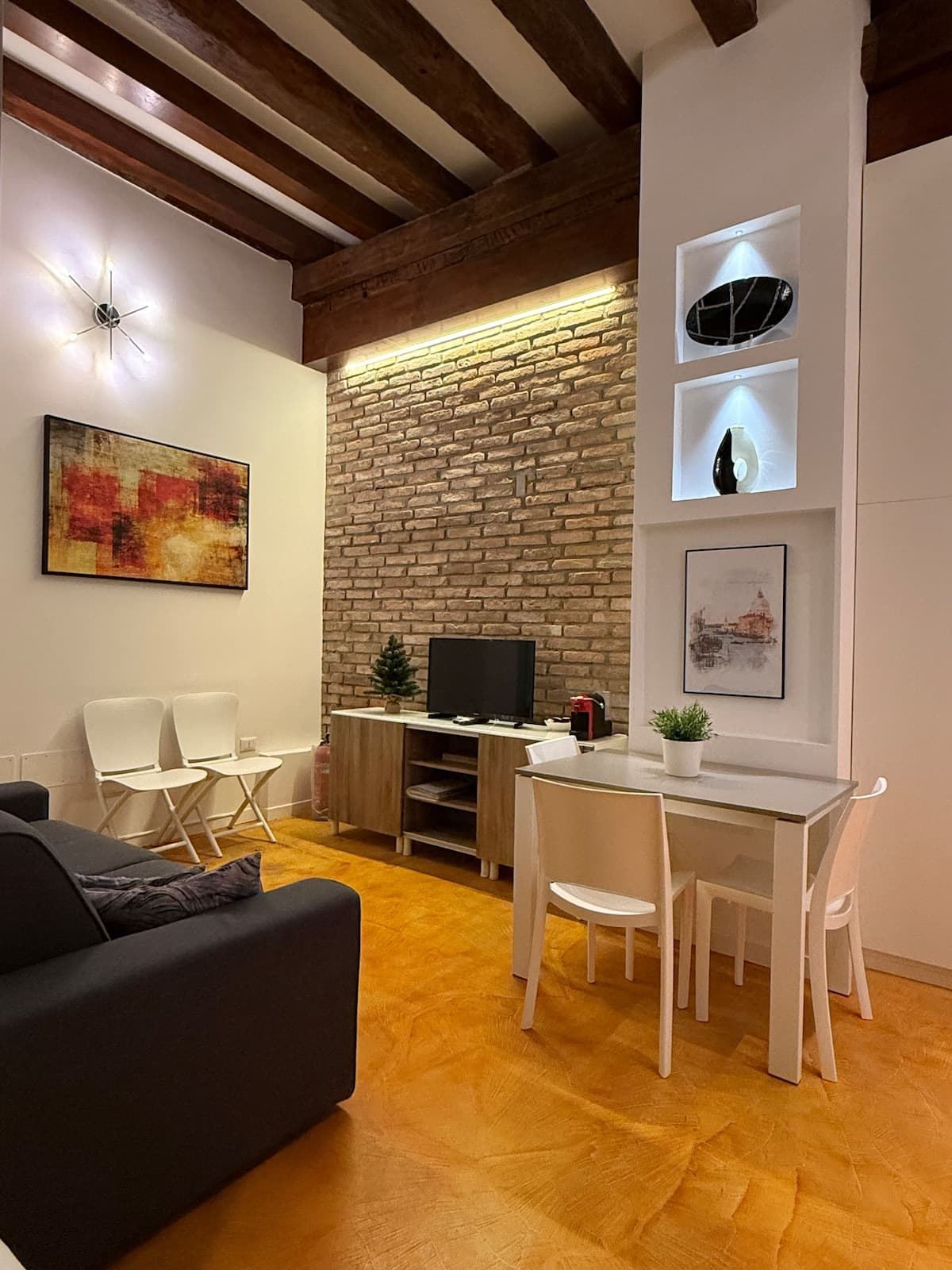 Cà Vittoria, apartment in Castello, Venice