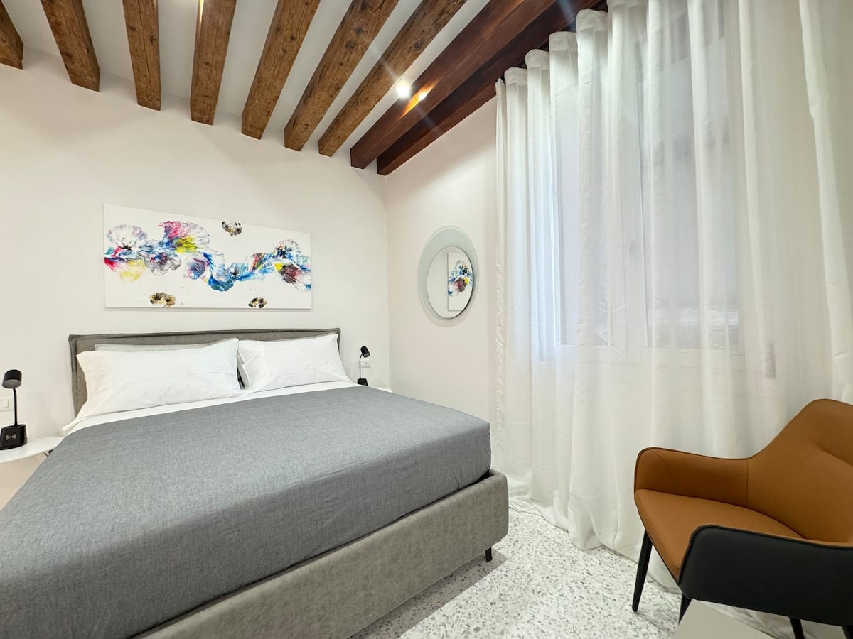 Romantic Canal Apartment, apartment in San Marco, Venice, photo 6